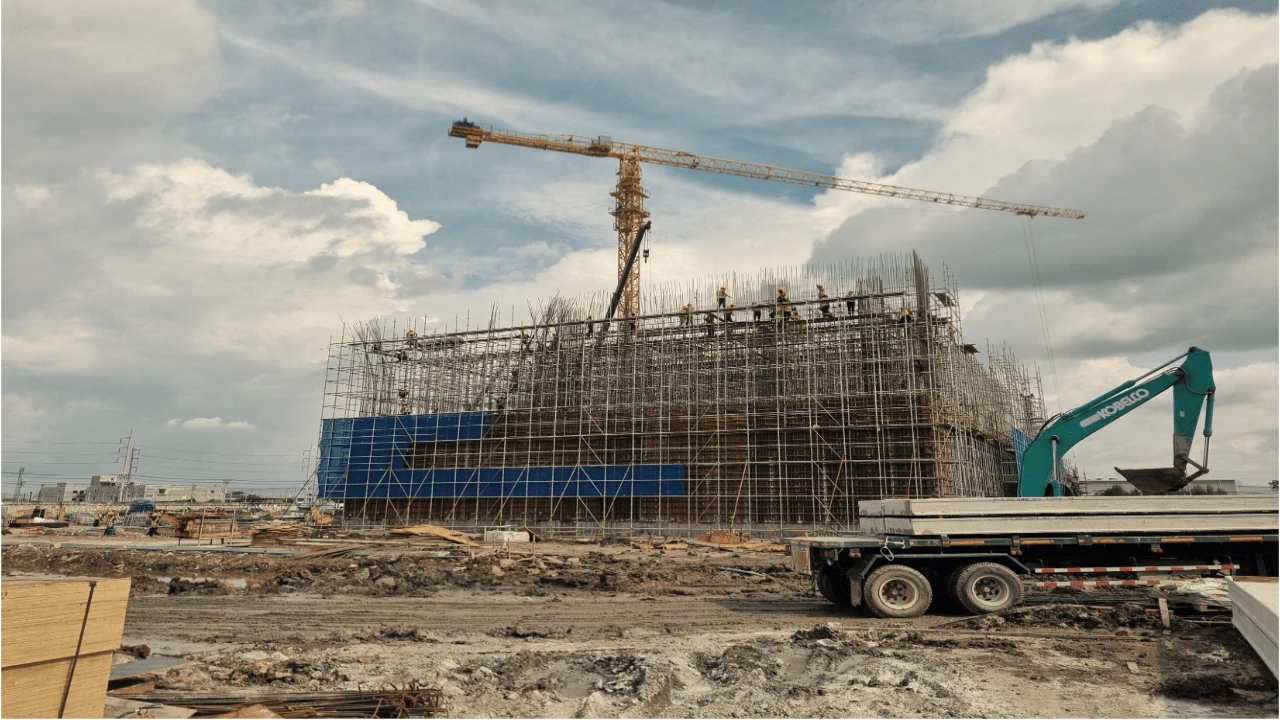 DAMAC BKK3 data center project site using VCON precast concrete systems