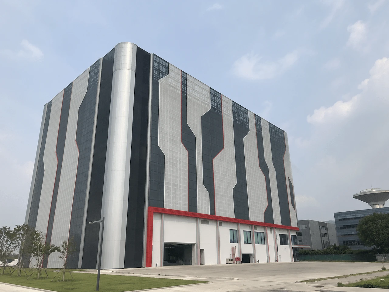 STT Bangkok 01 data center project site using VCON precast concrete systems