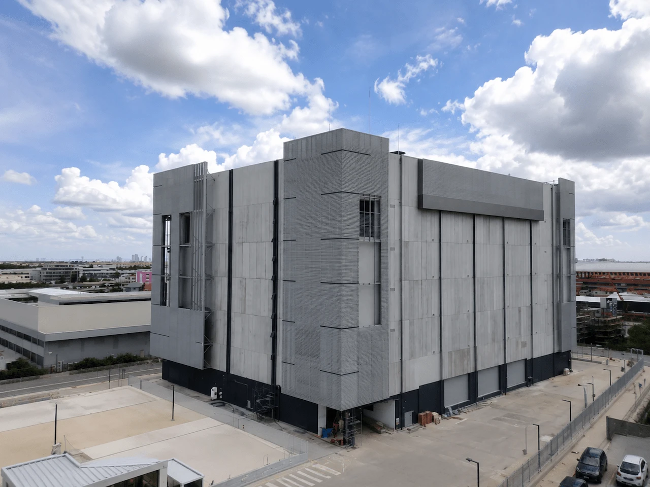 GSA01 data center project site using VCON precast concrete systems
